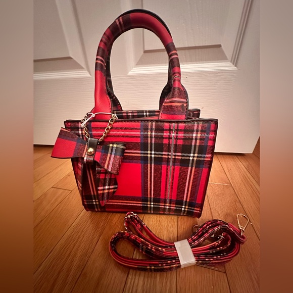 GIRLS NWT RED PLAID PURSE with detachable long strap - Picture 2 of 4